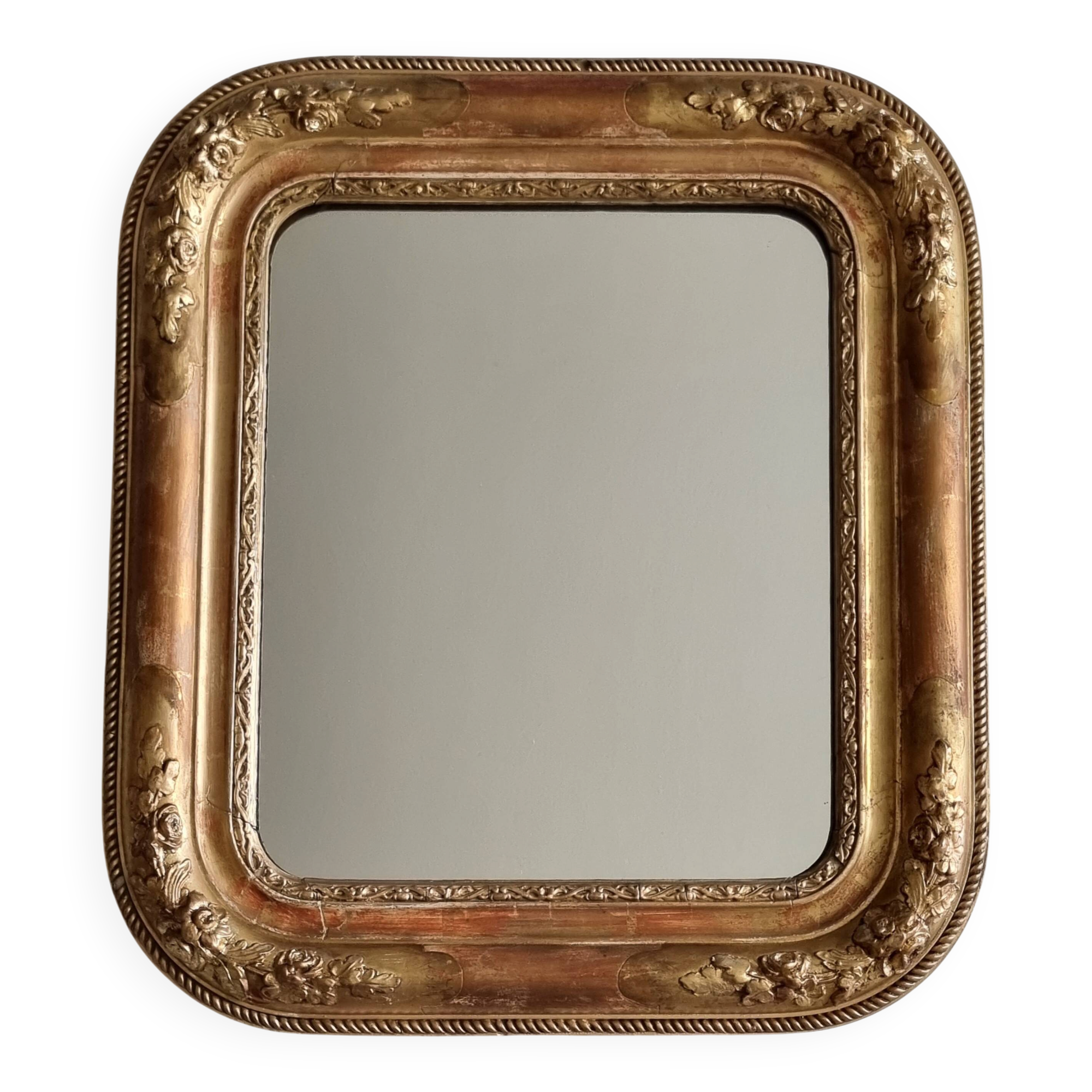 Miroir Louis-Philippe en bois et stuc doré à décor floral, XIXe, 43 x 38 cm