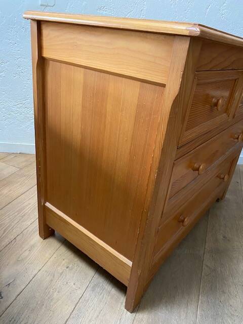 Chest of drawers