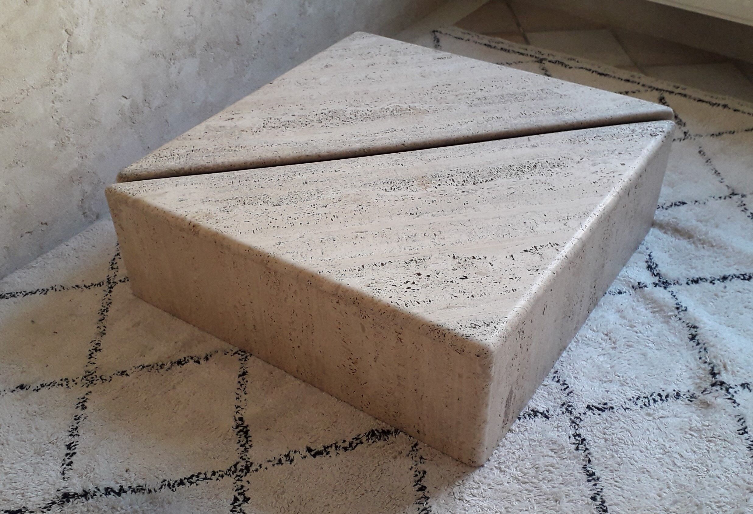 Coffee table in travertine