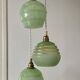 Suspension triple globes vintage art déco en verre vert et doré