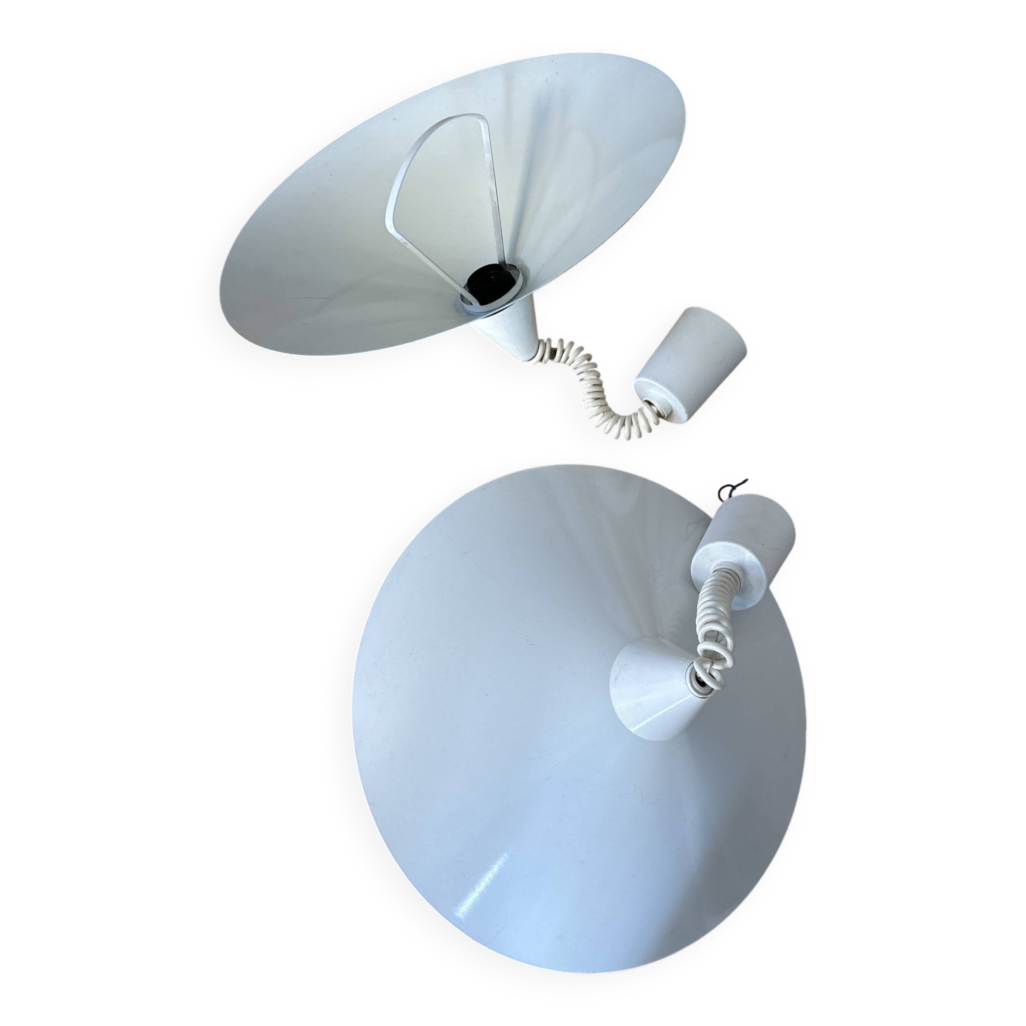 Set of 2 white metal pendant lights