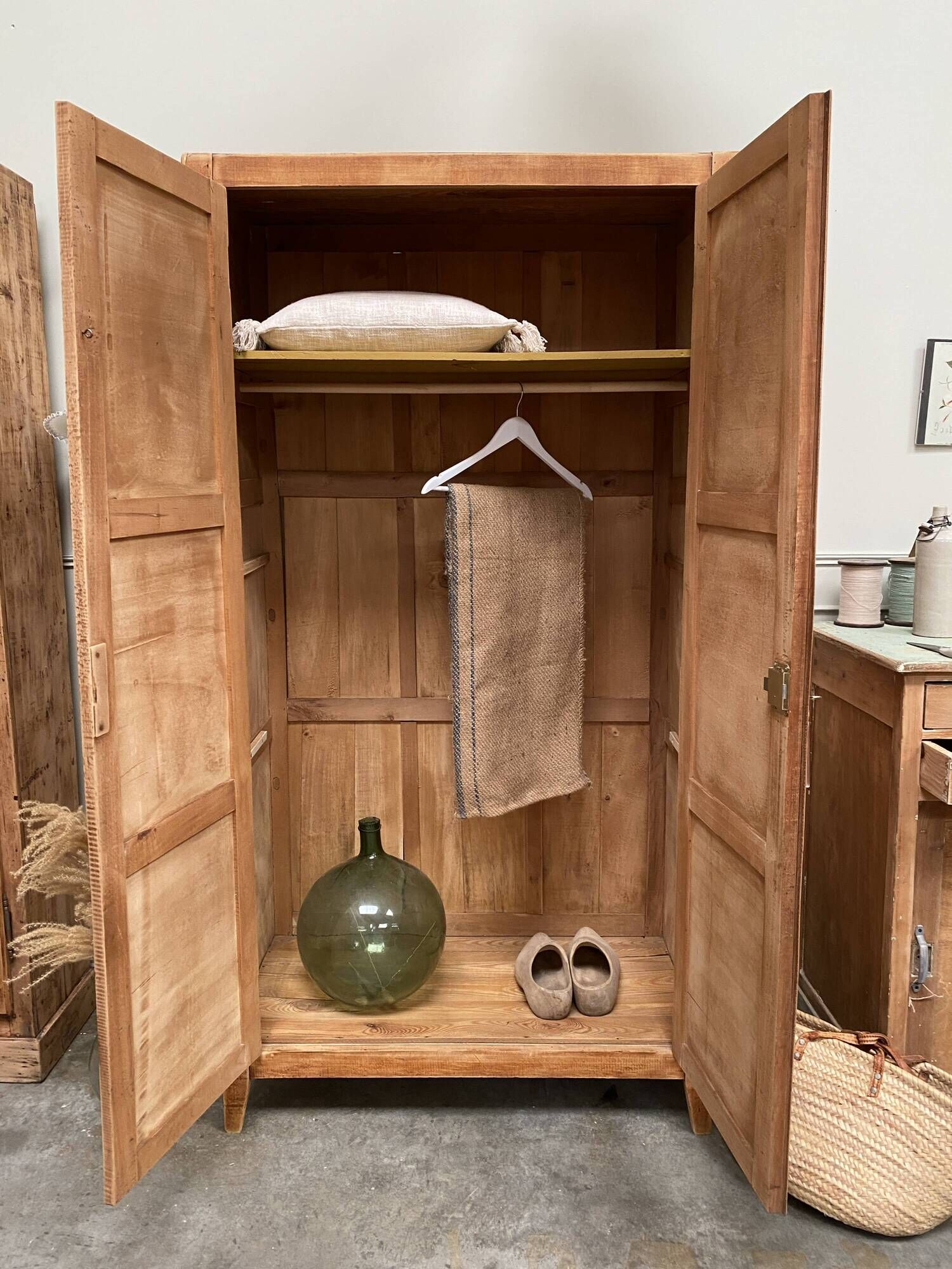 armoire parisienne ou penderie
