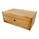 Small wooden storage chest box with keyless lid