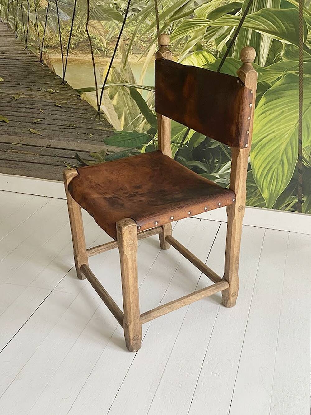 Chaise artisanale hongroise unique en chêne et cuir