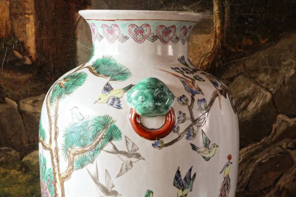 Vase en porcelaine de Chine, paons, oiseaux, arbres, pivoines