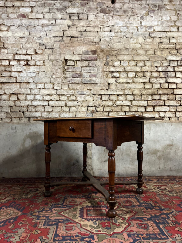 Table à écrire en bois naturel D’époque Louis XIII XVII Eme Siècle