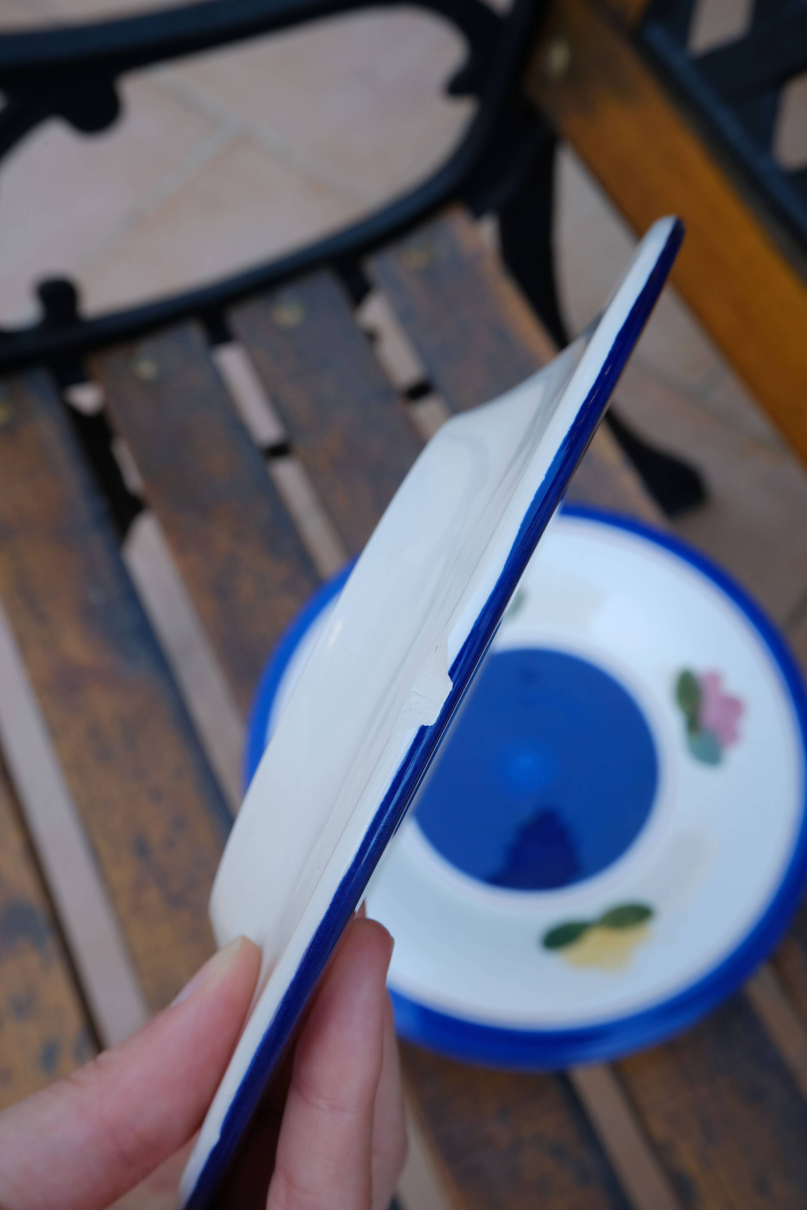 Dessert plates with flowers