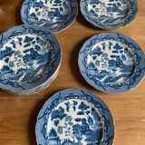 Blue Willow dessert plate service
