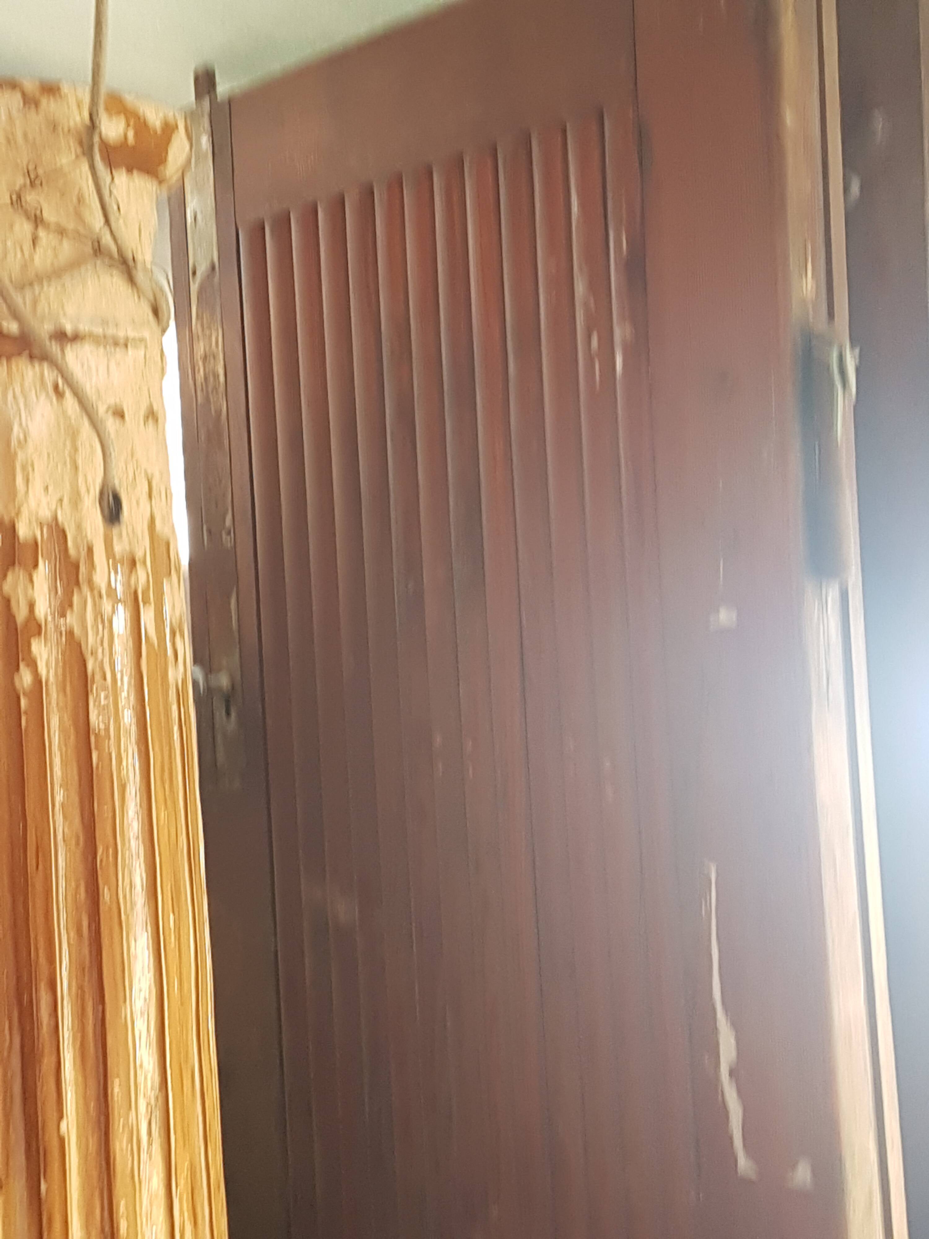 Two-pronged pitch pine bear