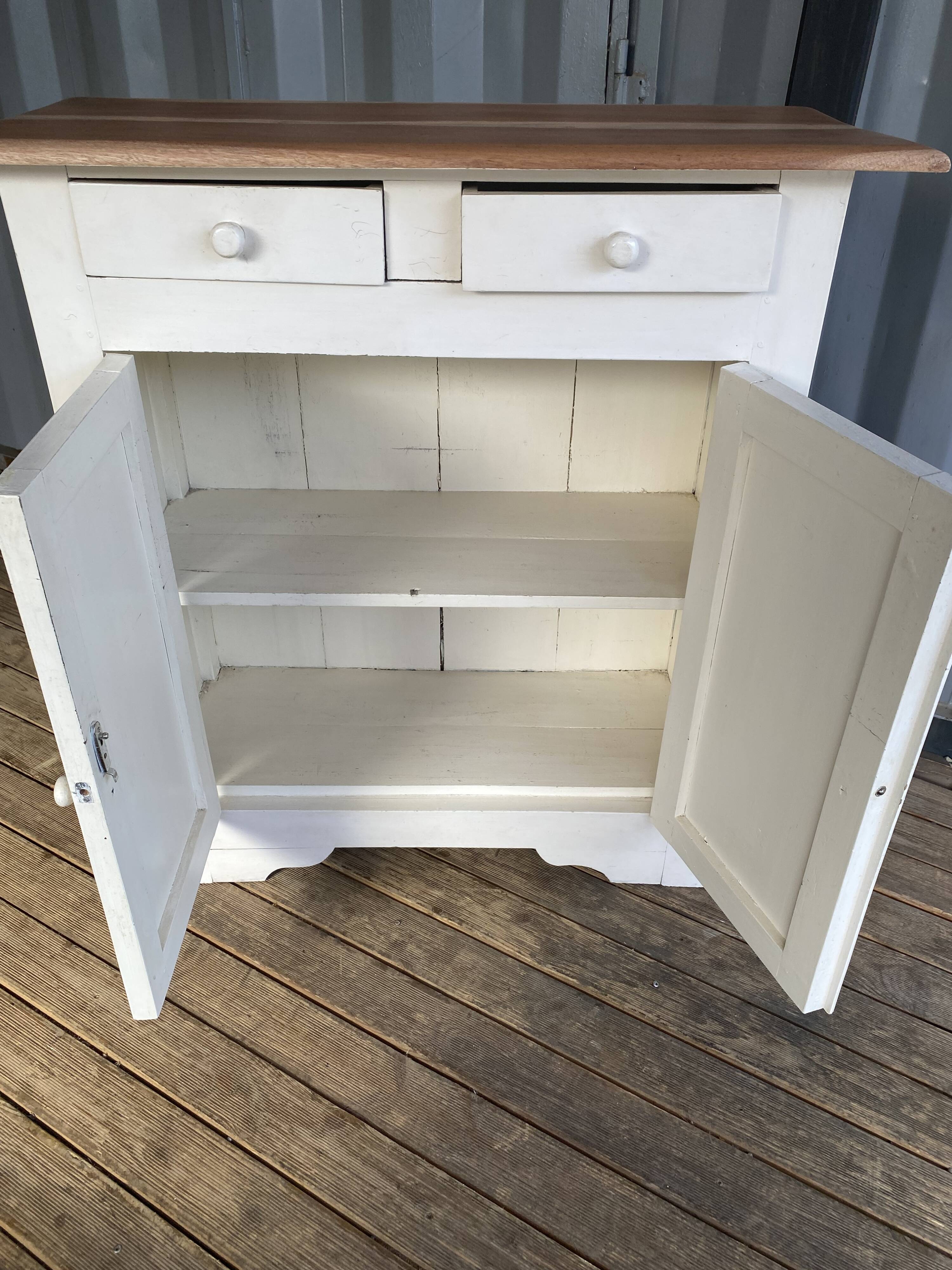 Little Parisian buffet