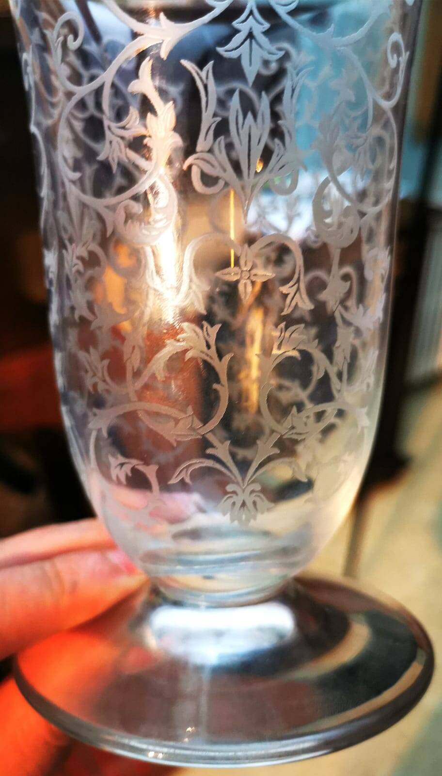 Baccarat engraved crystal "tulip" vase, Erna model.