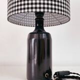 Lampe en faïence noire et abat-jour vichy