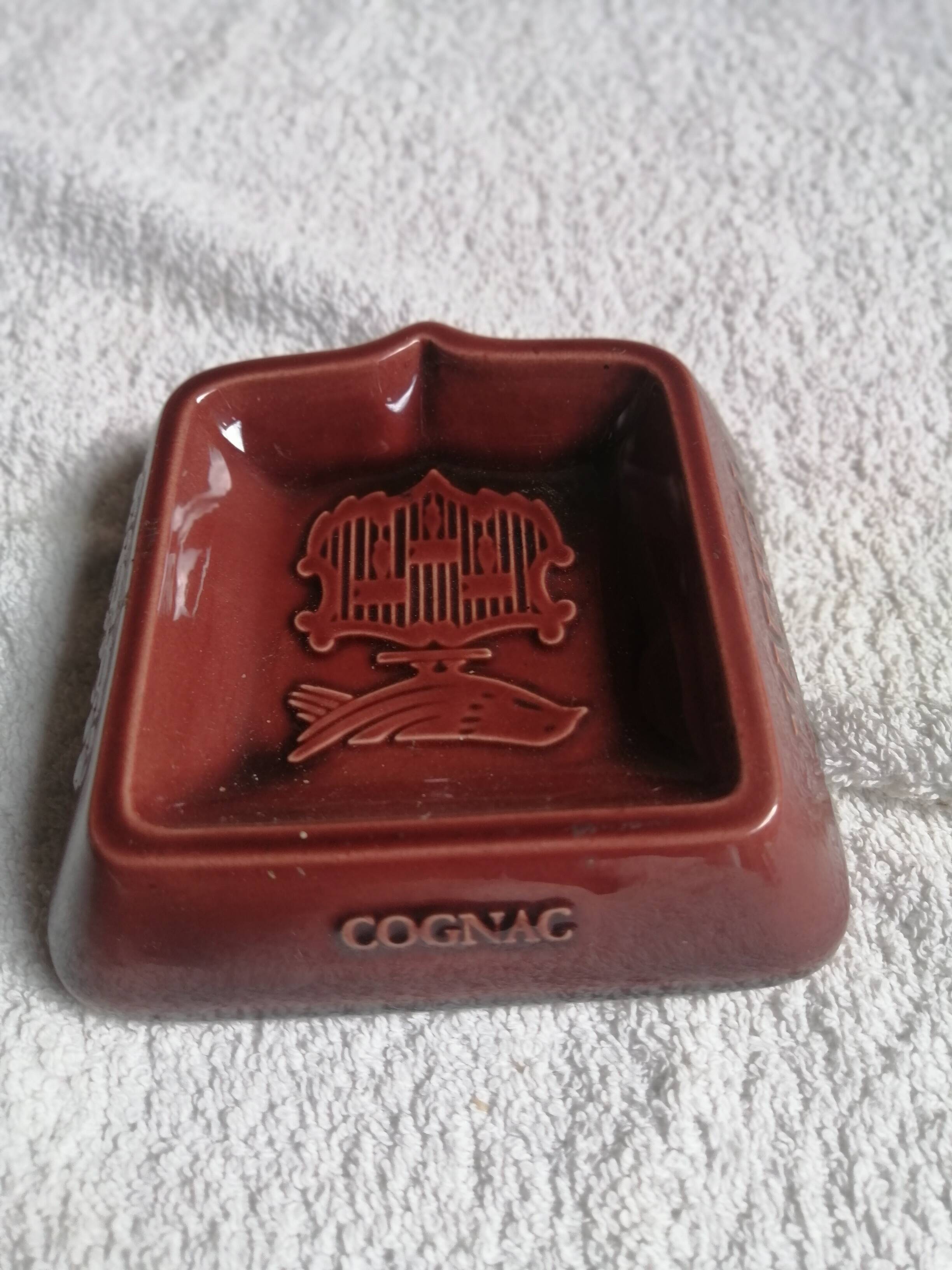 Martel cognac advertising ashtray since 1715