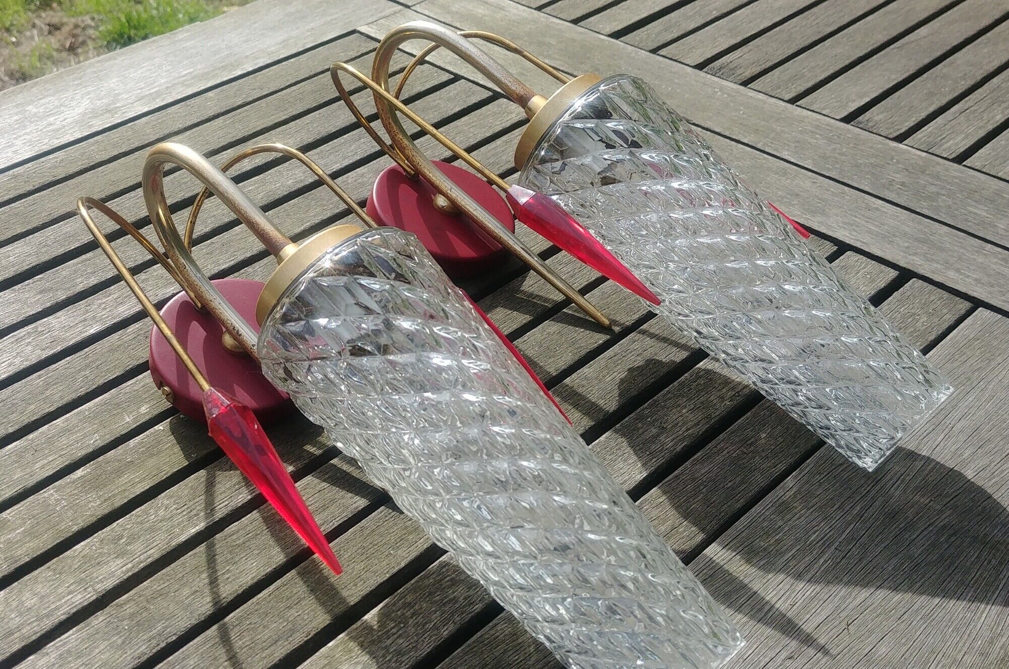 Pair of wall lights Vintage 1950s/60s glass/brass/red flames plastic
