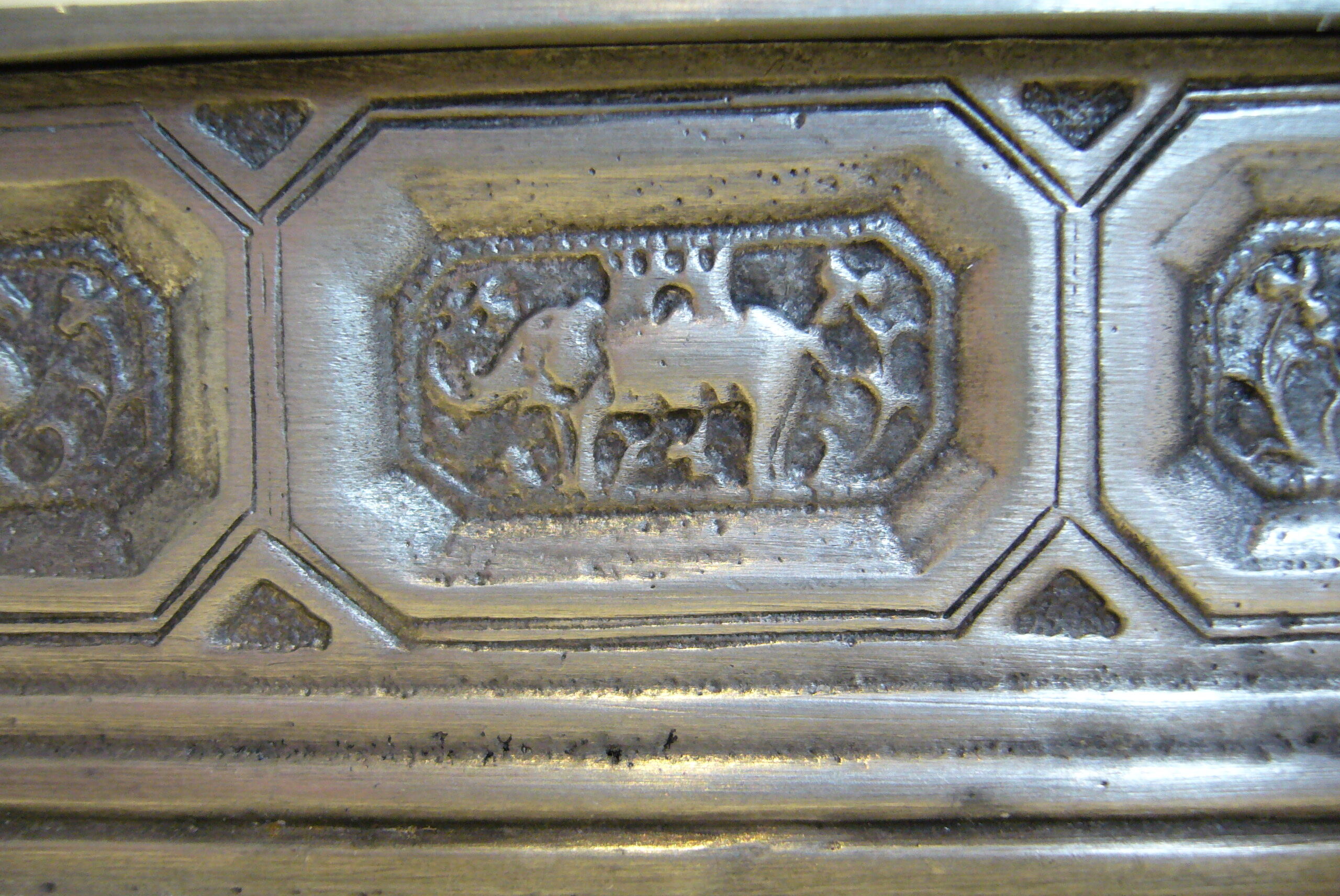 Box in pewter of Périgord