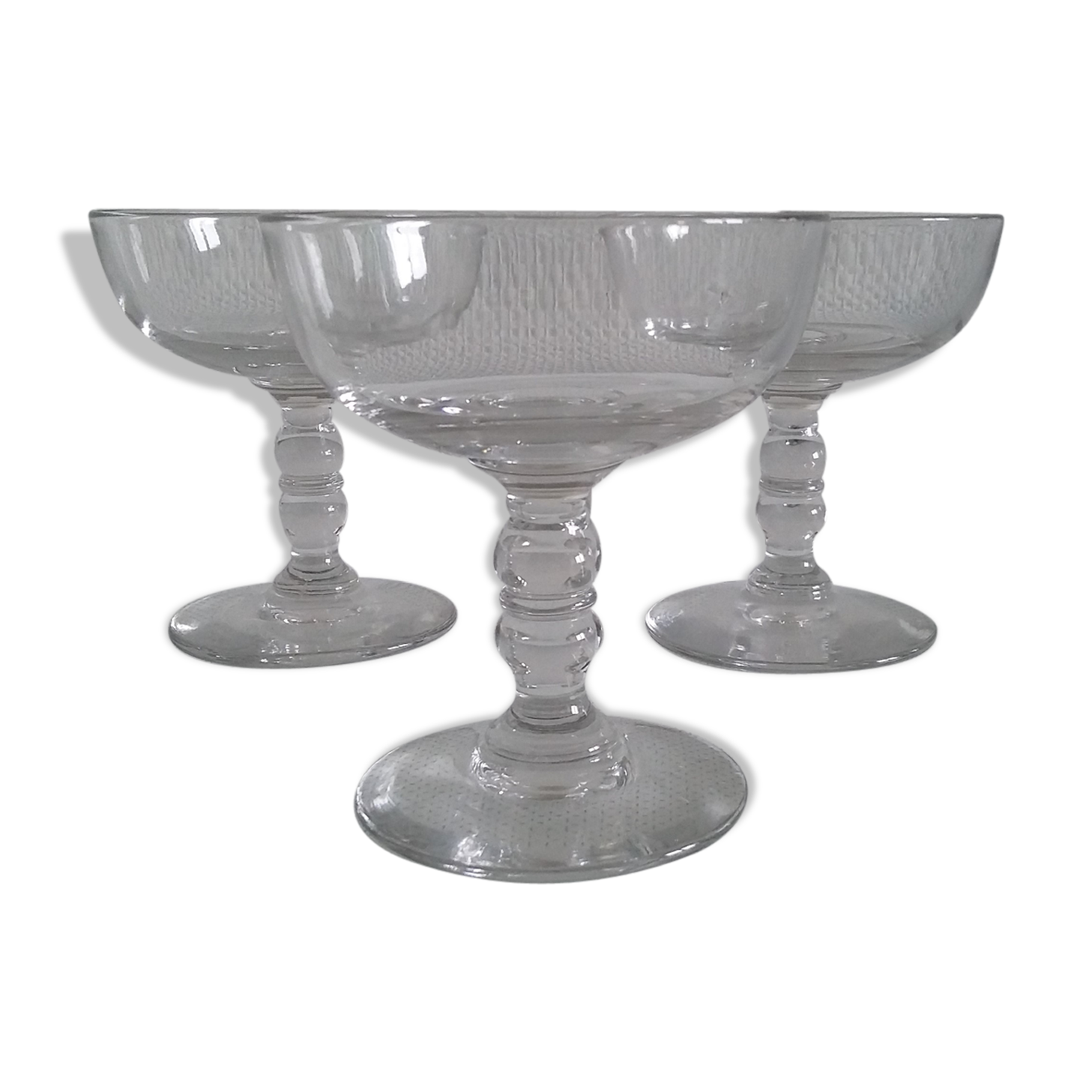 Lot of 3 cups champagne