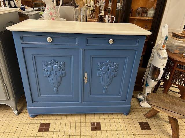 Refurbished blue buffet