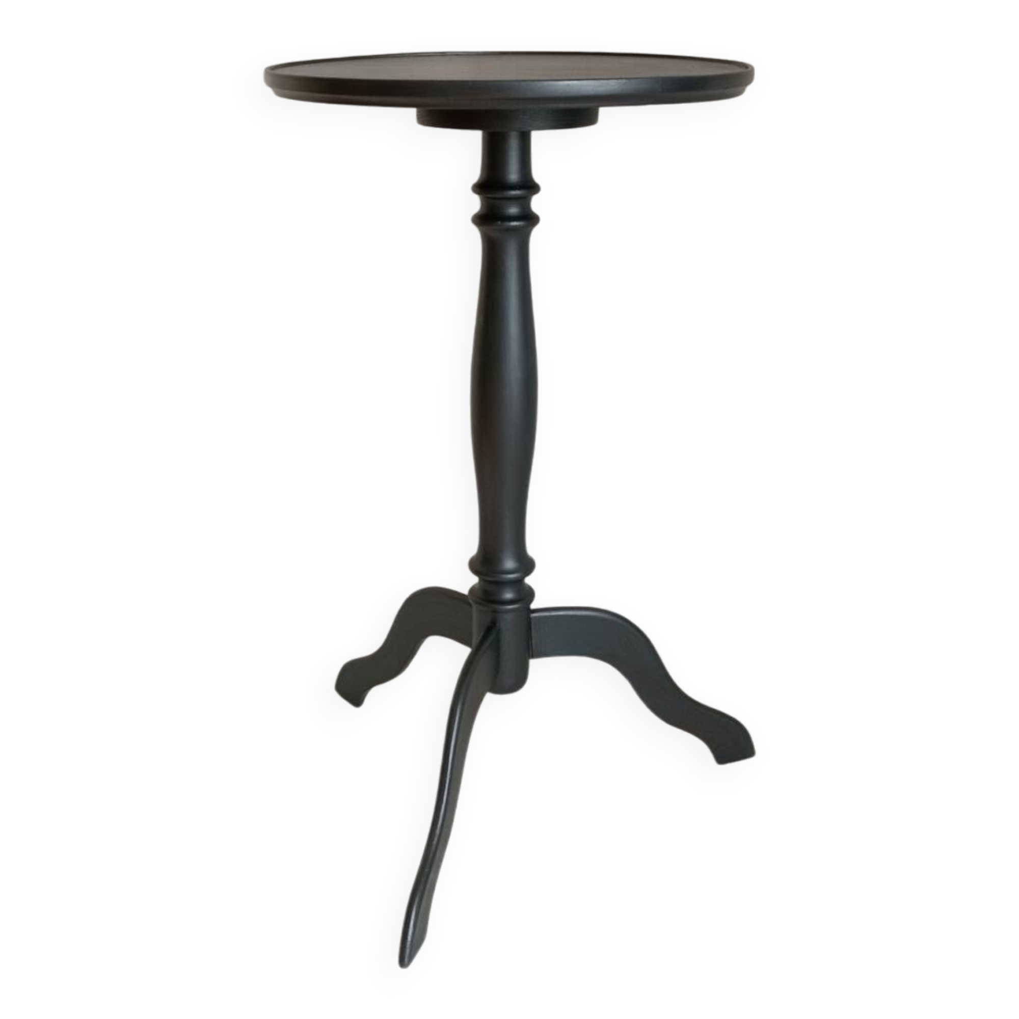 Tripod pedestal table