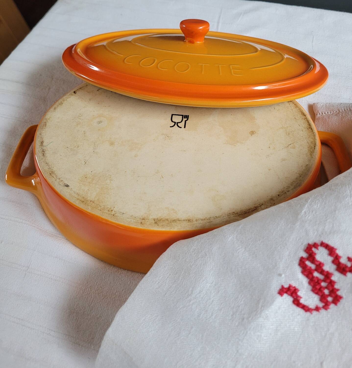 Ceramic casserole dish