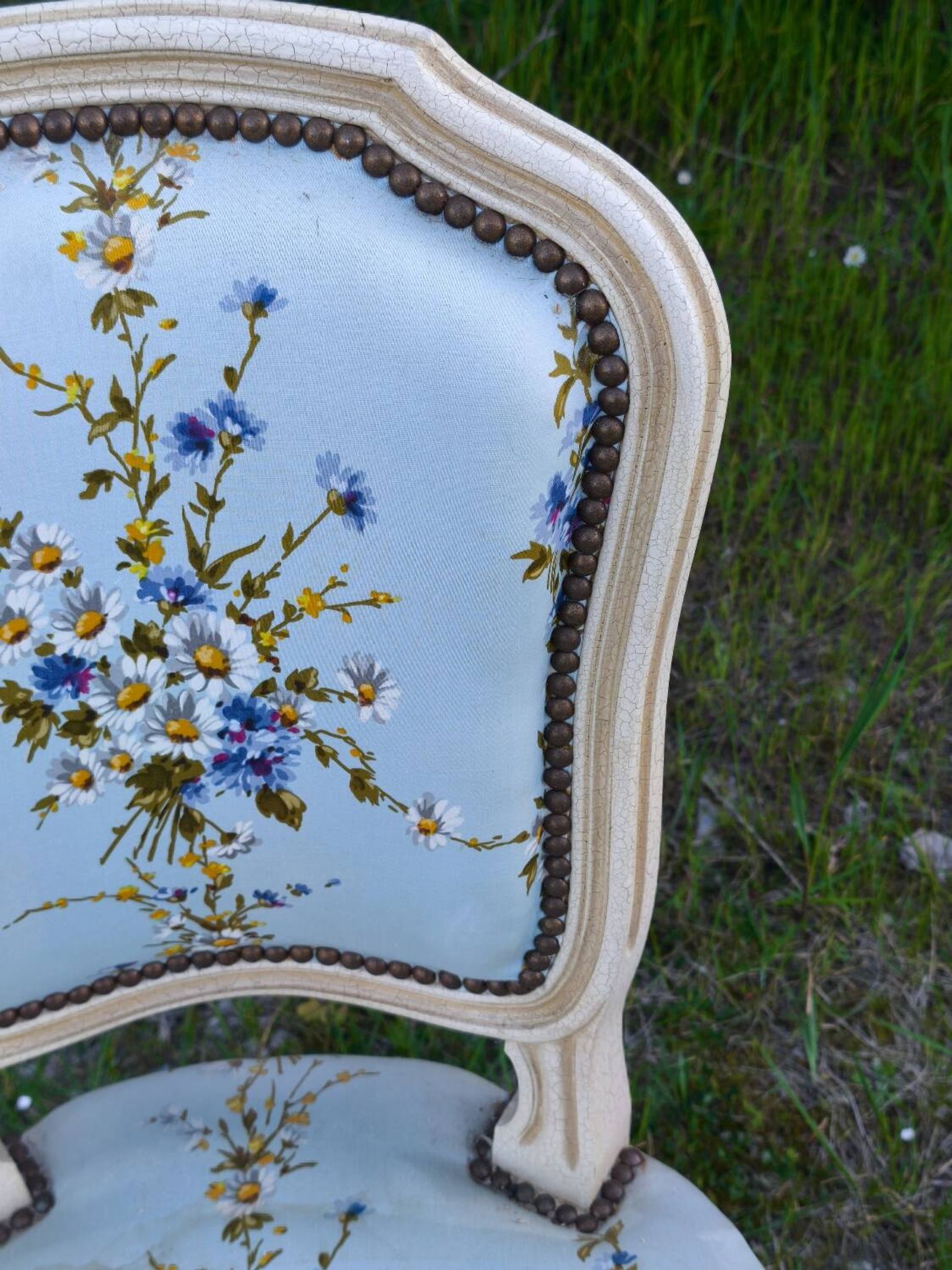 Pair of Louis XV style cabriolet chairs with a patina – floral fabric