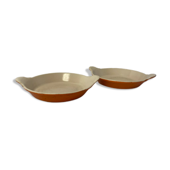2211798 Art of the table, lot two small cast iron dishes Le Creuset XXème