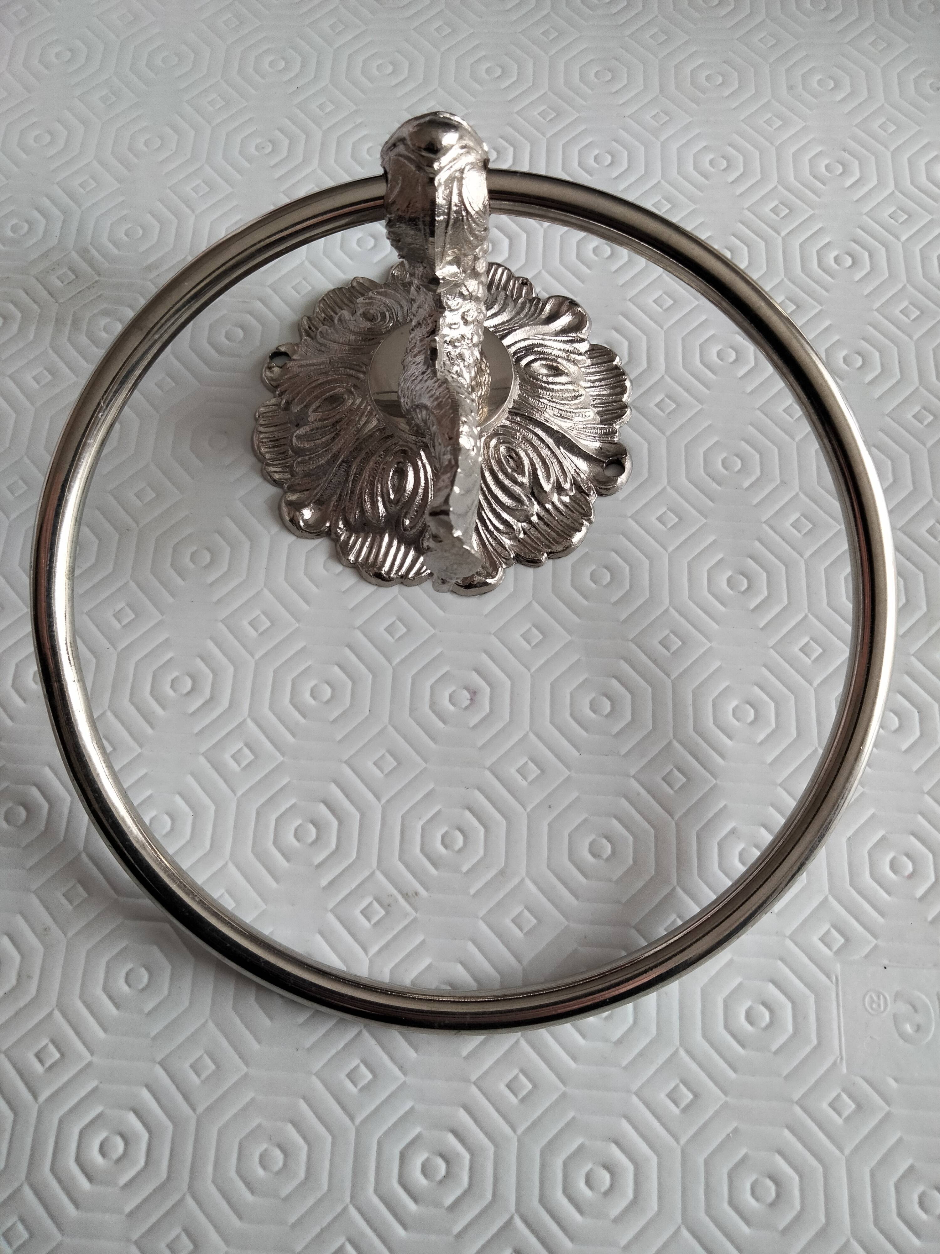 towel rack old fish head