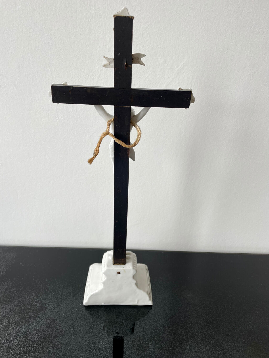 Napoleon 3 crucifix porcelain and wood