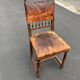 5 chaises Henri II en bois massif et cuir néo renaissance XIXème siècle