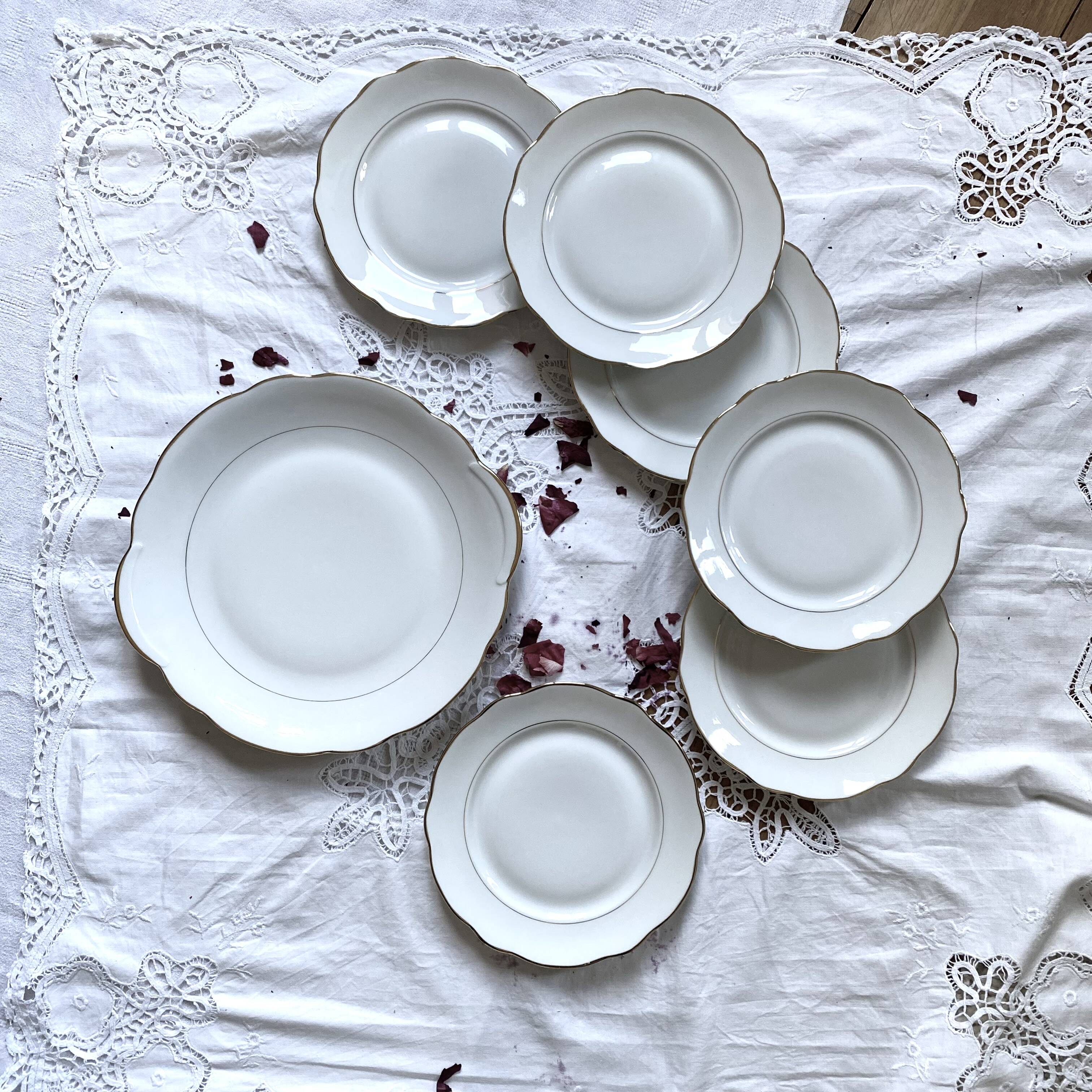 Service 6 anciennes assiettes dessert + plat dorure porcelaine de Sologne