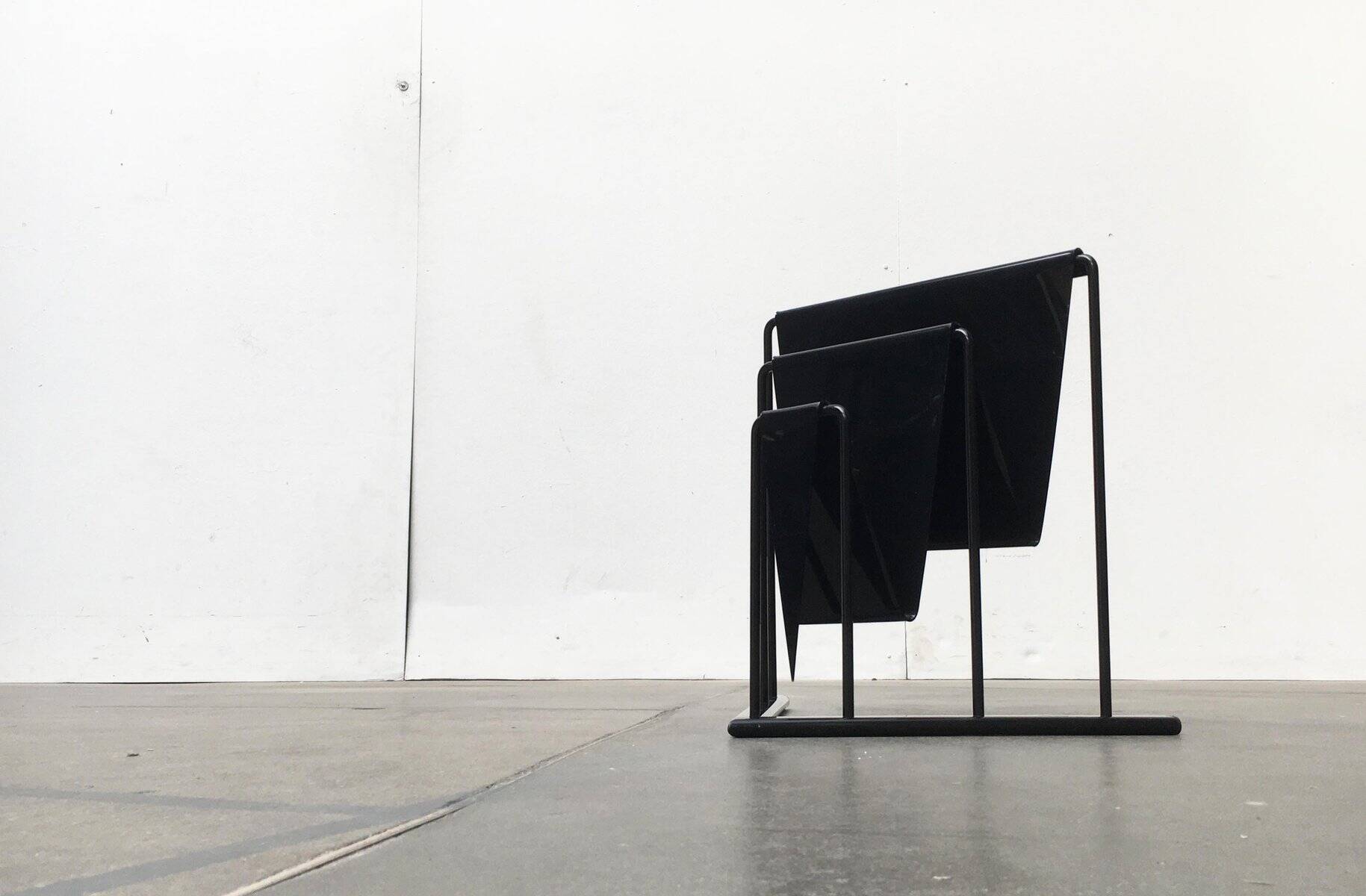 Postmodern vintage magazine rack by Markus Börgens for D-Tec, 1980s.