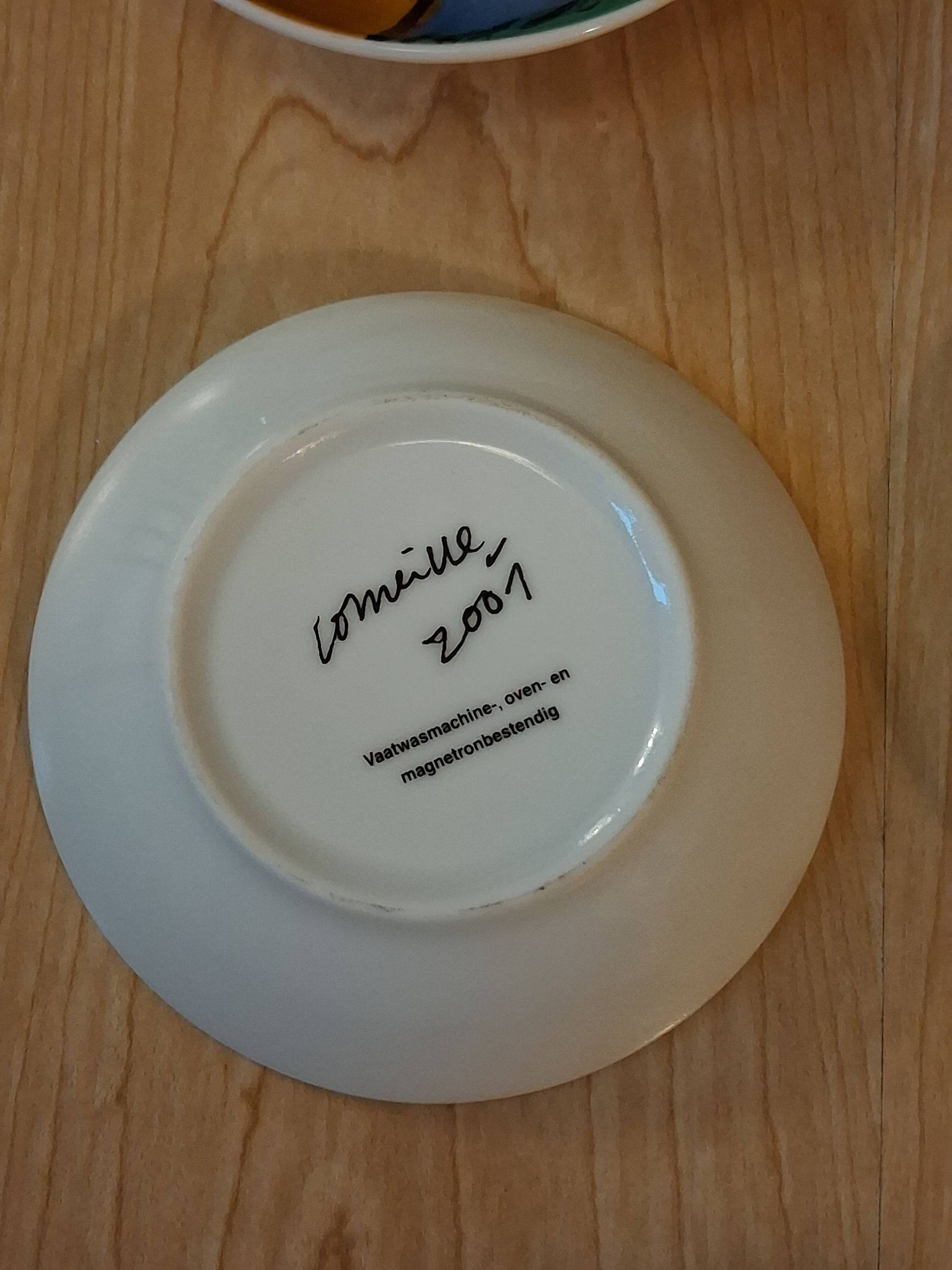 Bowl or small dish by the artist Guillaume Cornelis or Corneille from 2001.