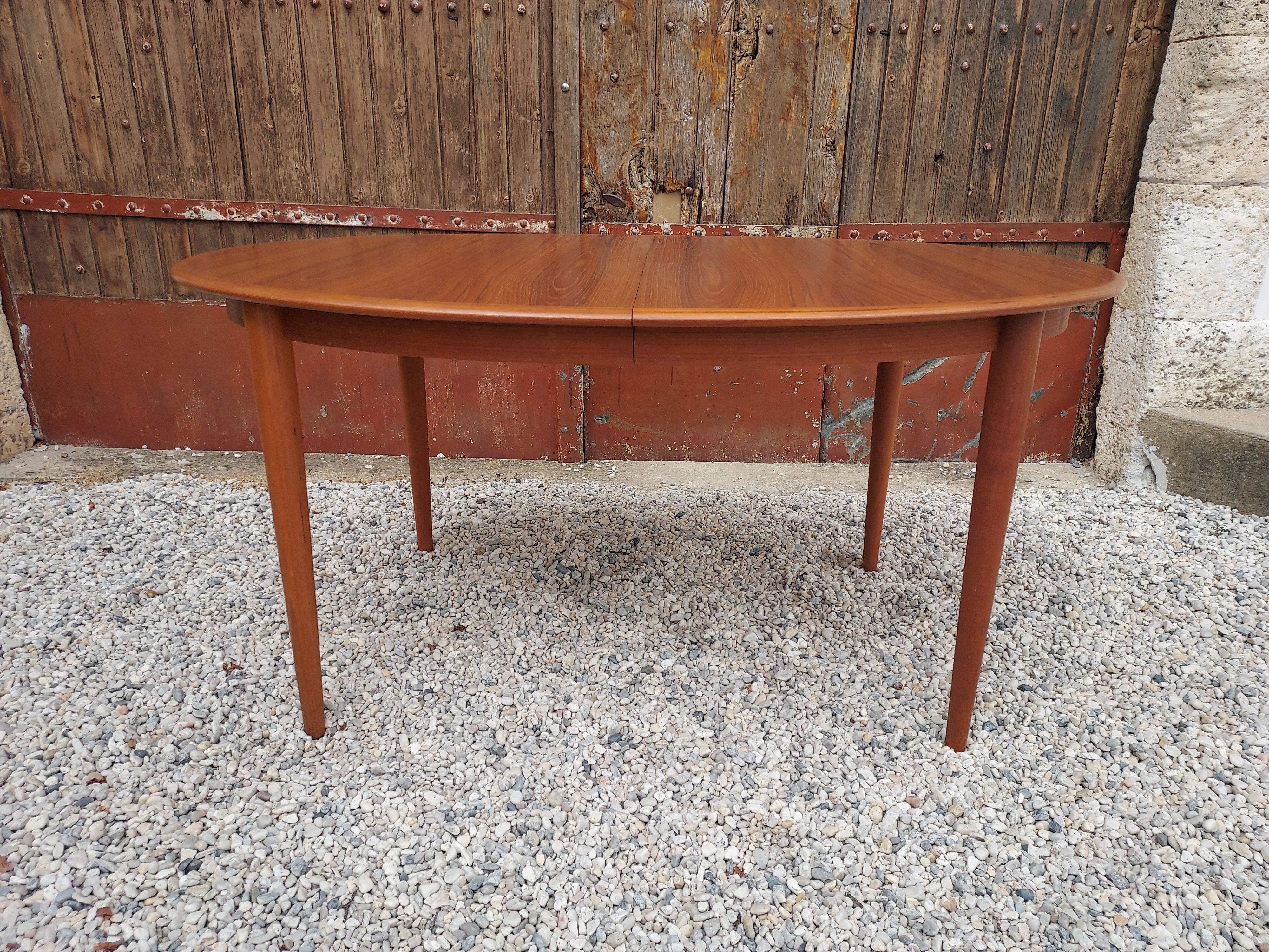 Table en teck danoise