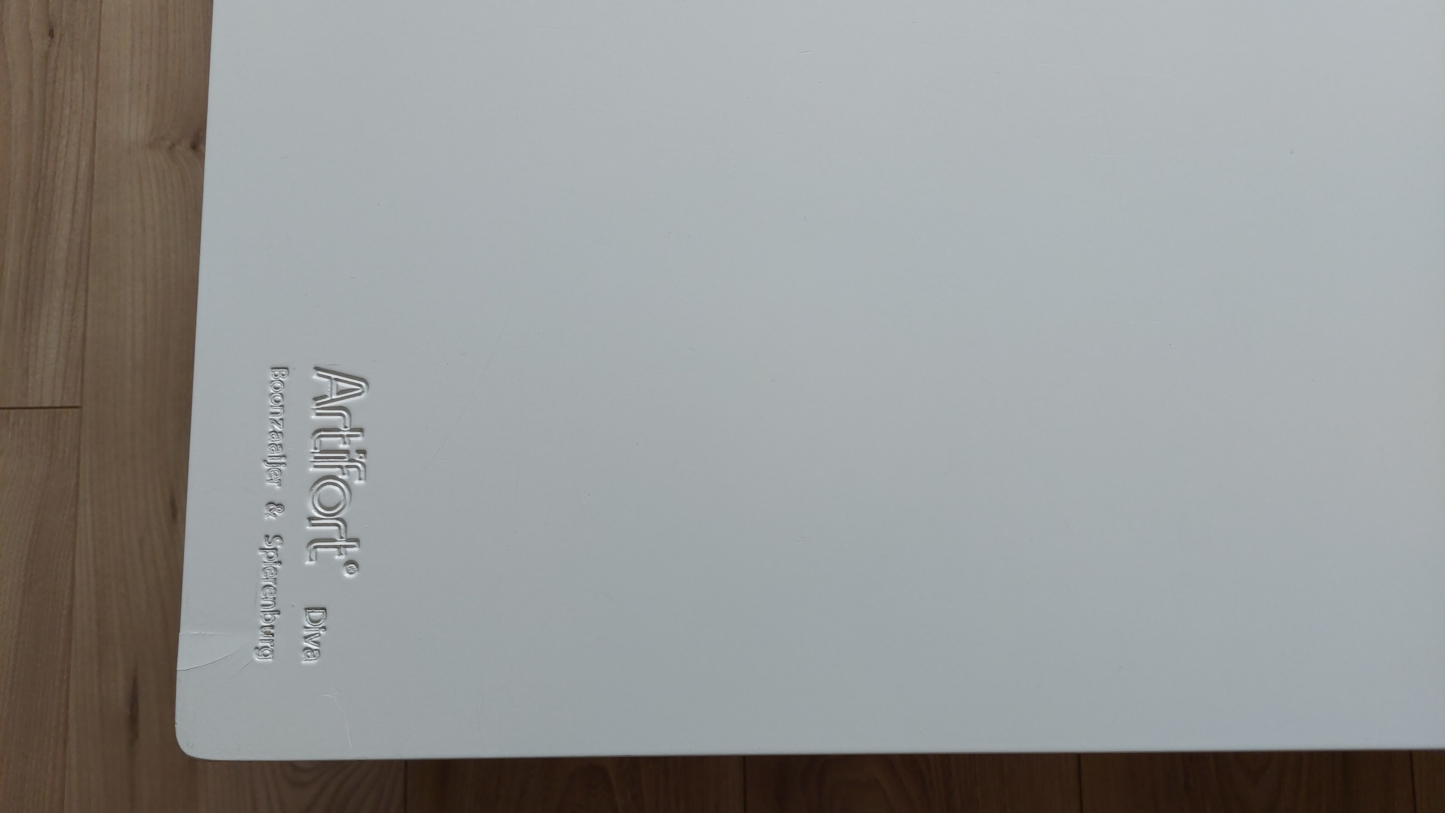 Artifort Diva coffee table