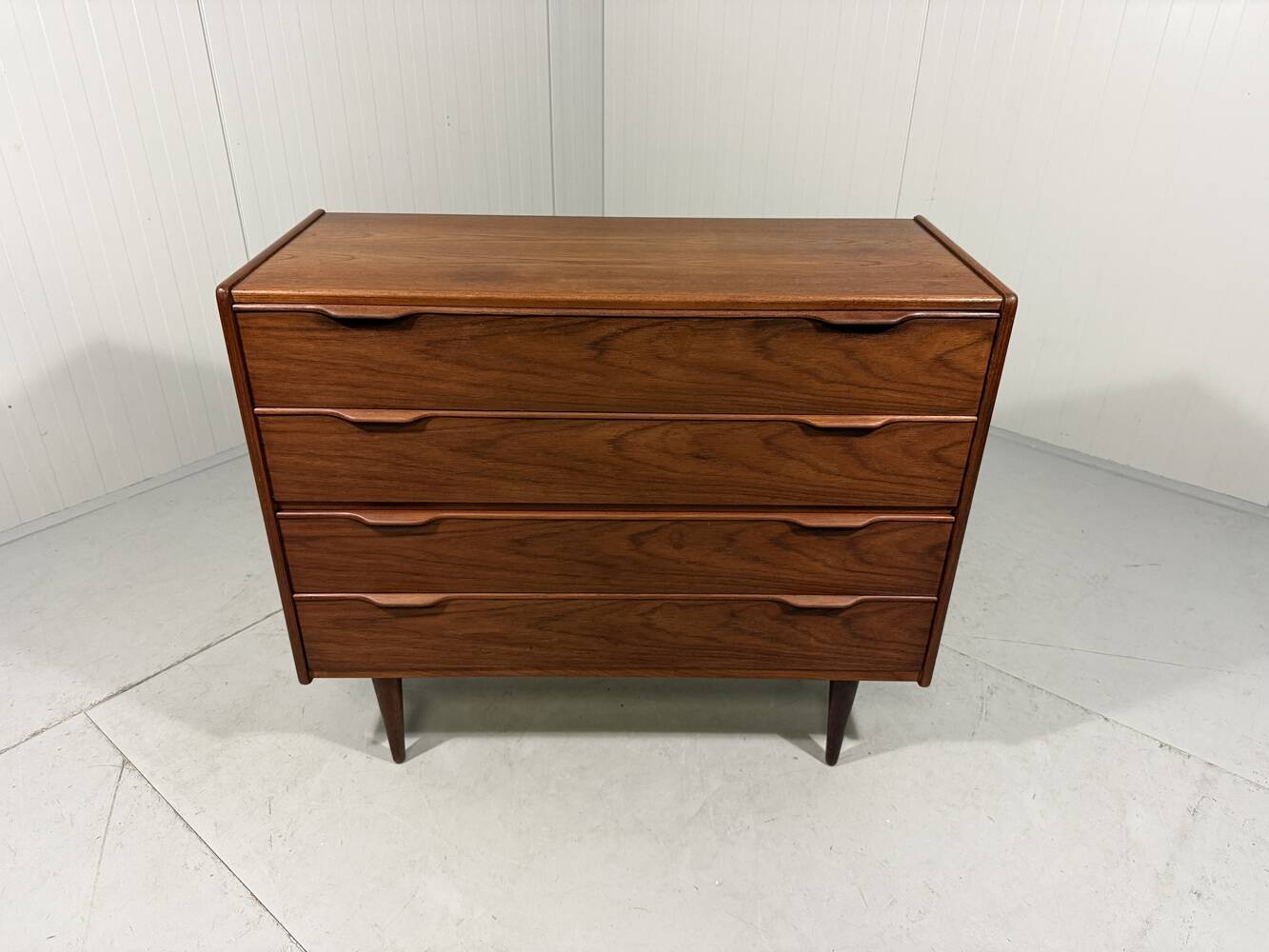 Commode en teck par Henning Jørgensen pour Fredericia Danemark