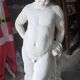 Statue de jardin en pierre reconstituée représentant un jeune faune
