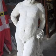 Statue de jardin en pierre reconstituée représentant un jeune faune