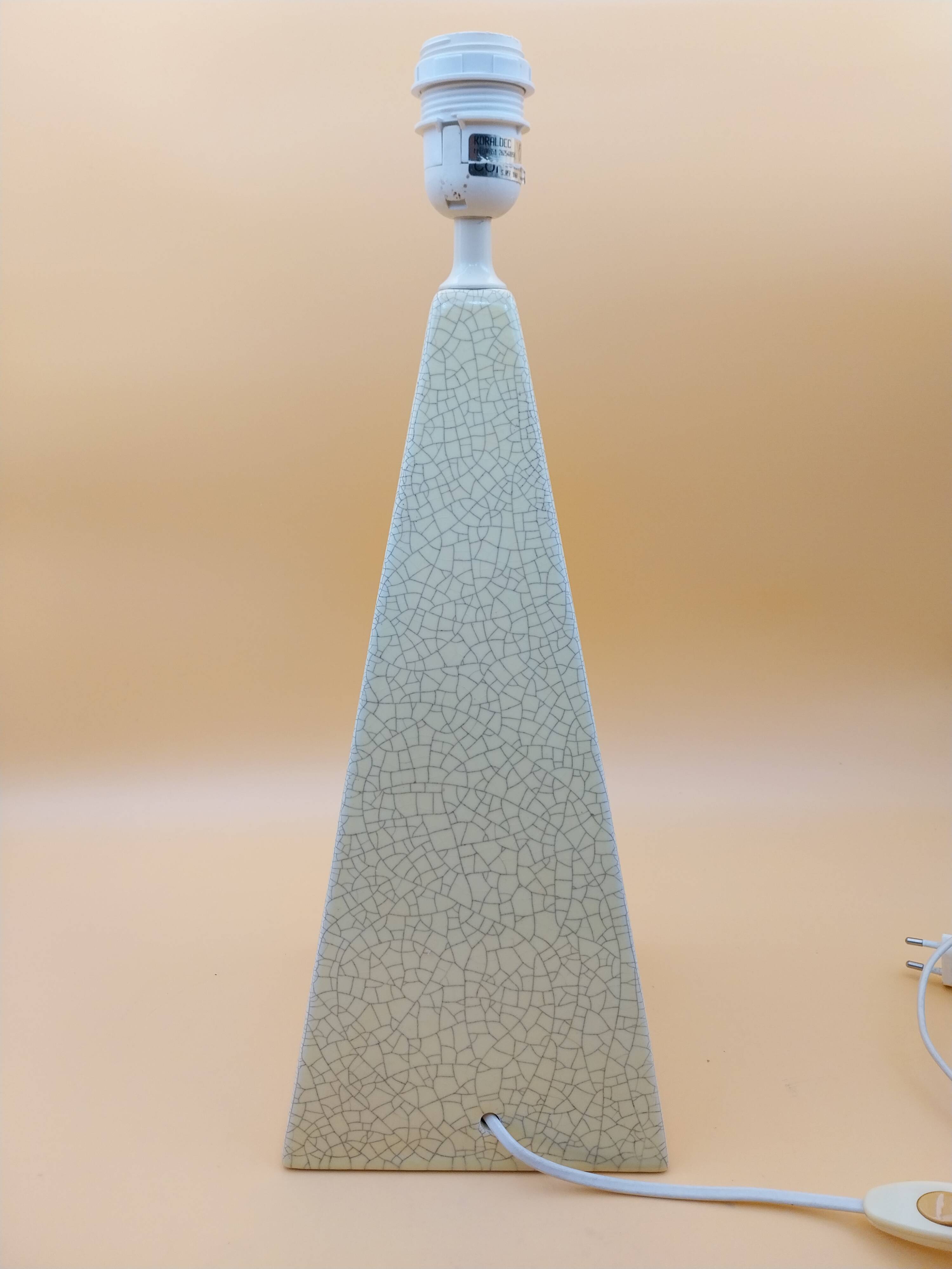Pyramid lamp in porcelain ceramic Brussels cracked effect