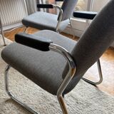 Chaises style année 70