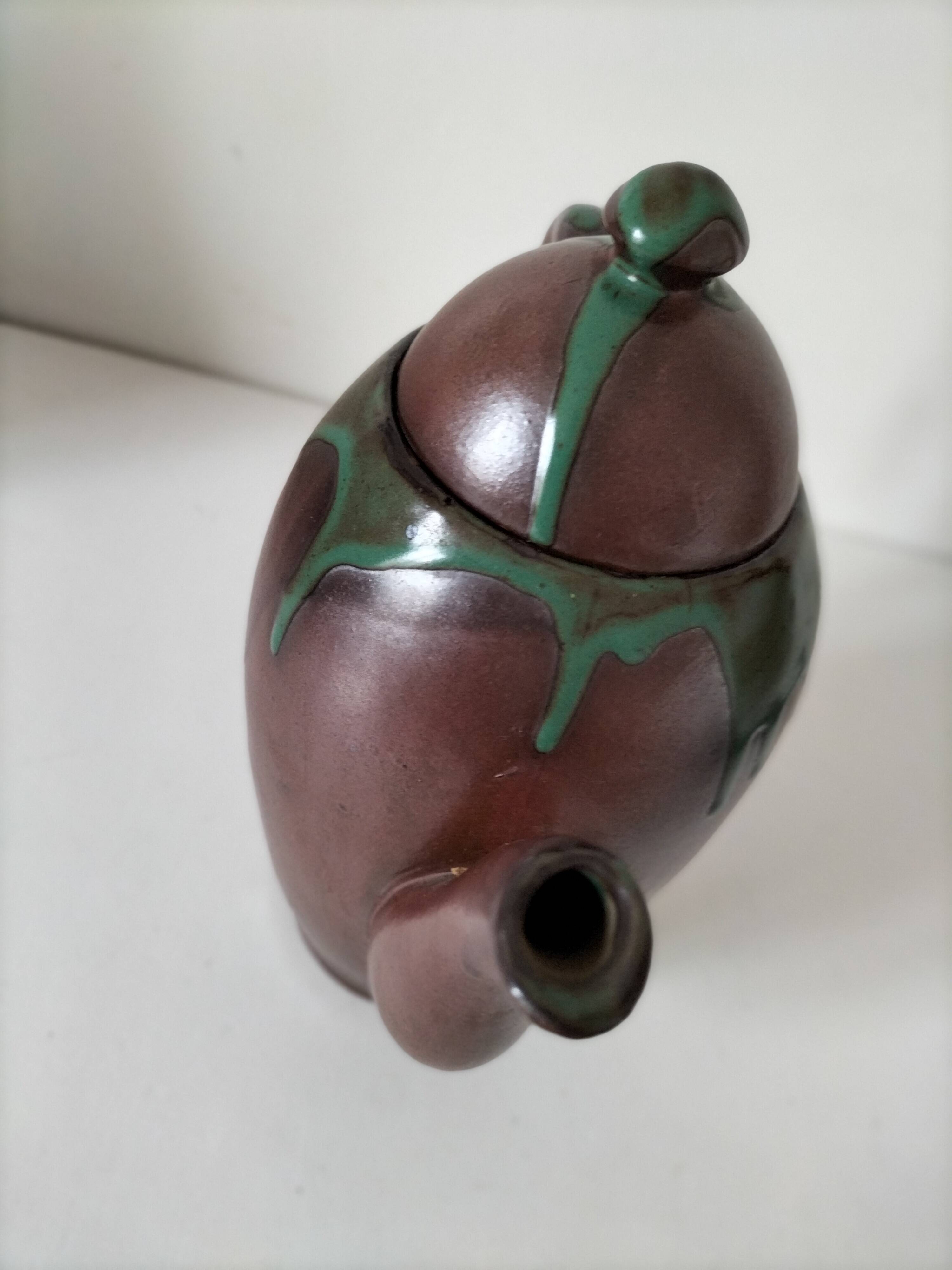 Ceramic coffee pot in red clay – artist's creation