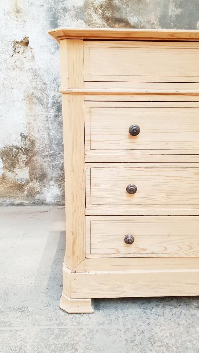 Antique pine chest of drawers