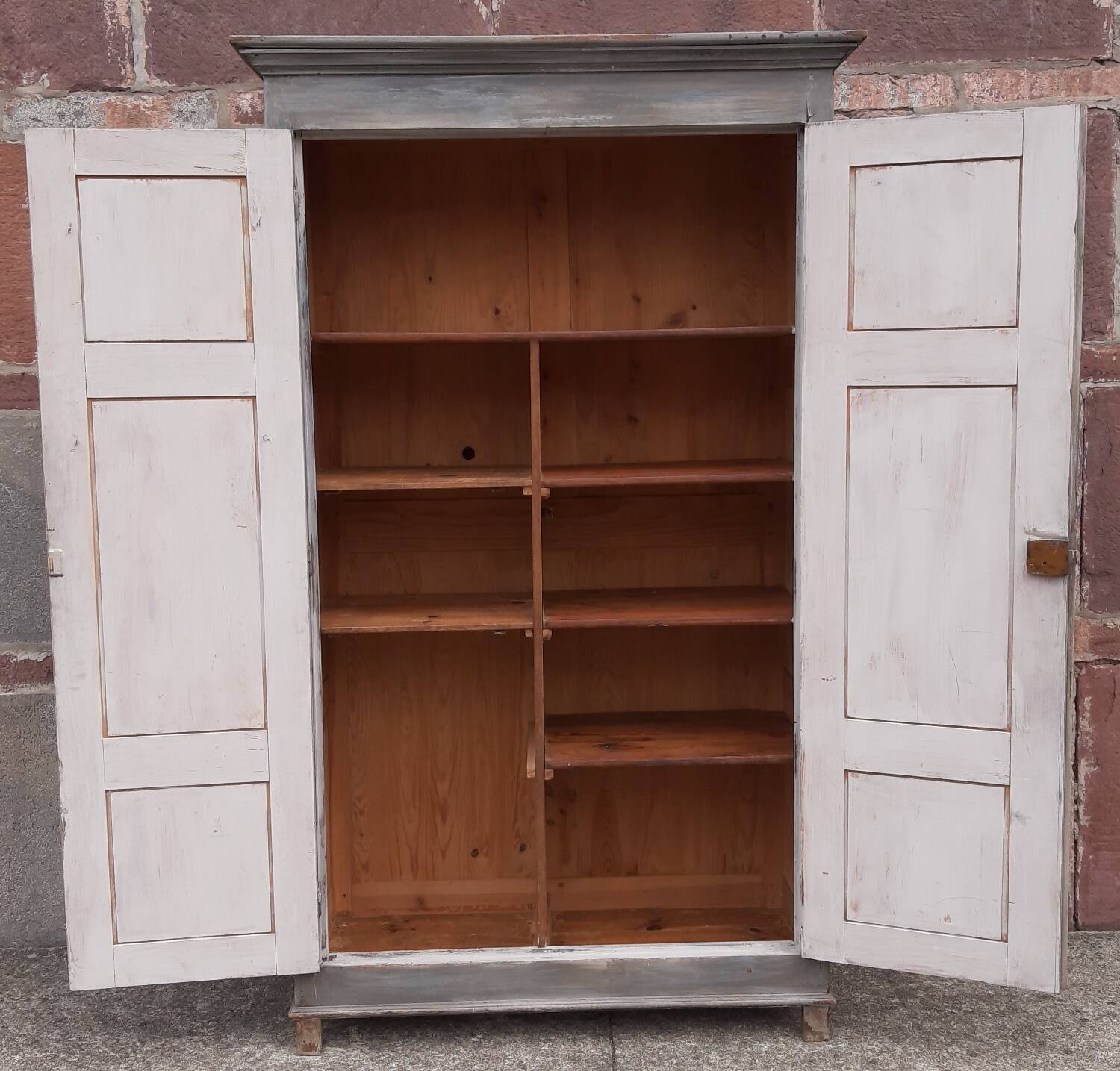 Wardrobe (shelves and/or hanging space)