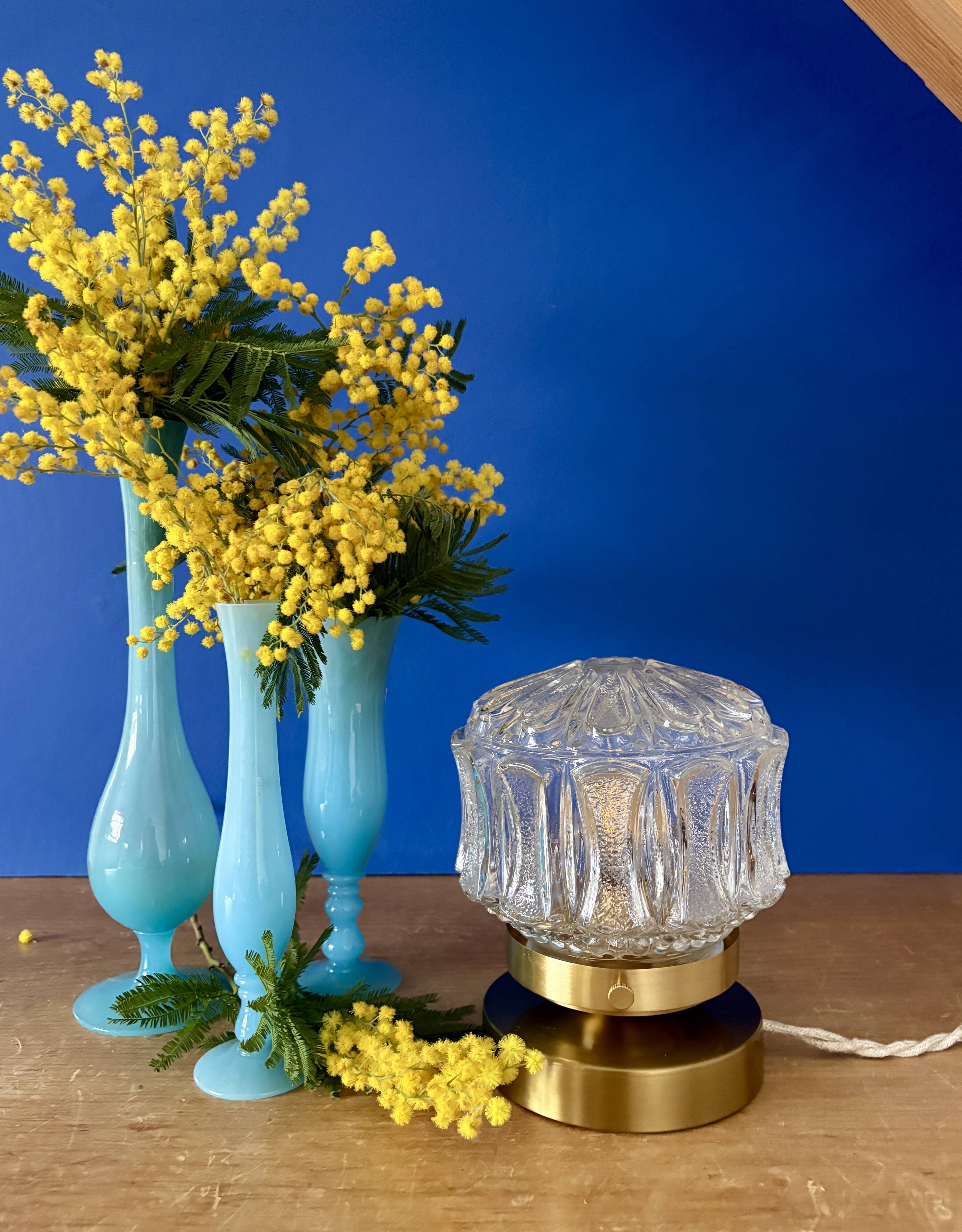 Vintage globe table lamp in moulded glass