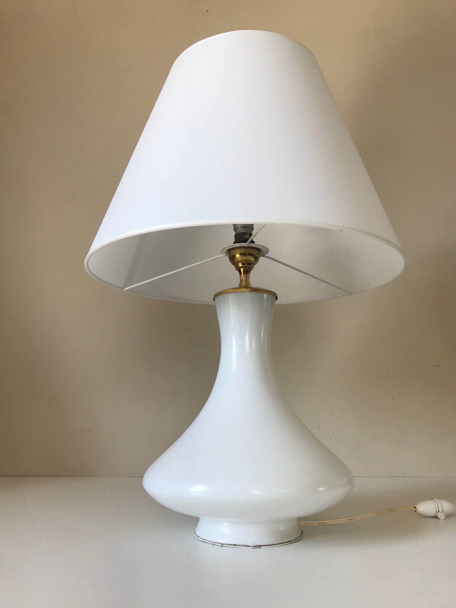 Opaline and brass opaline lamp 70