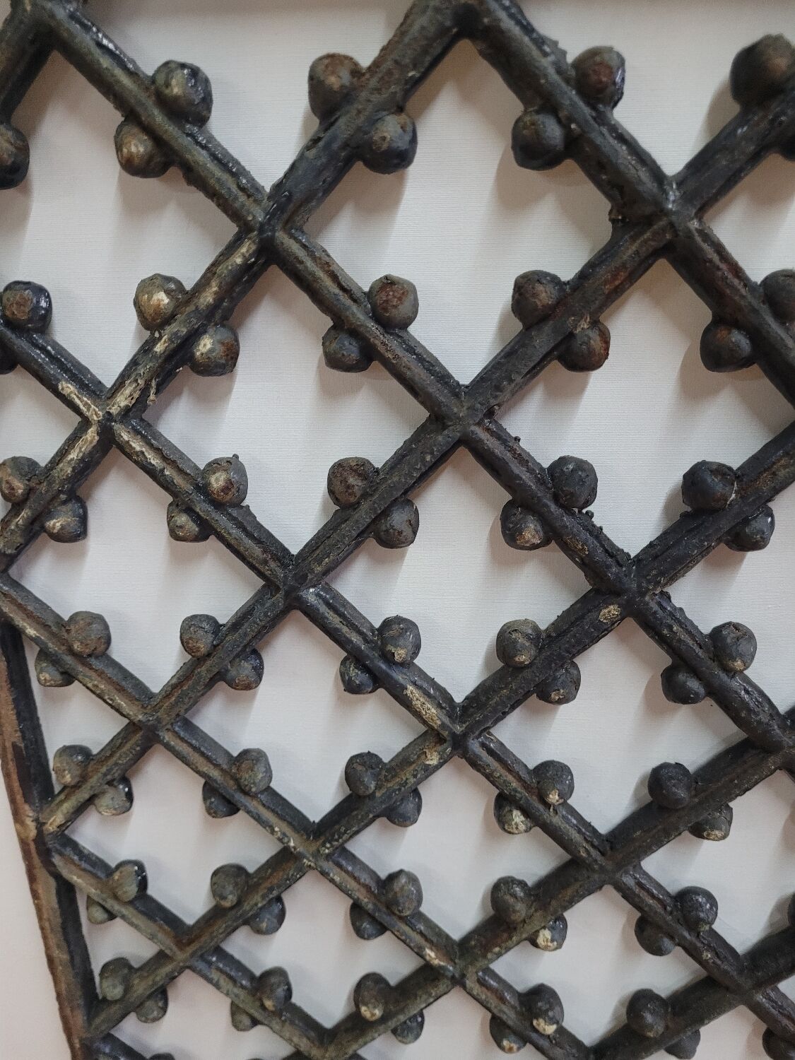 Old cast iron grid 96×58cms