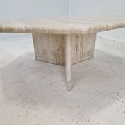 Table basse octogonale italienne en travertin, années 1980.