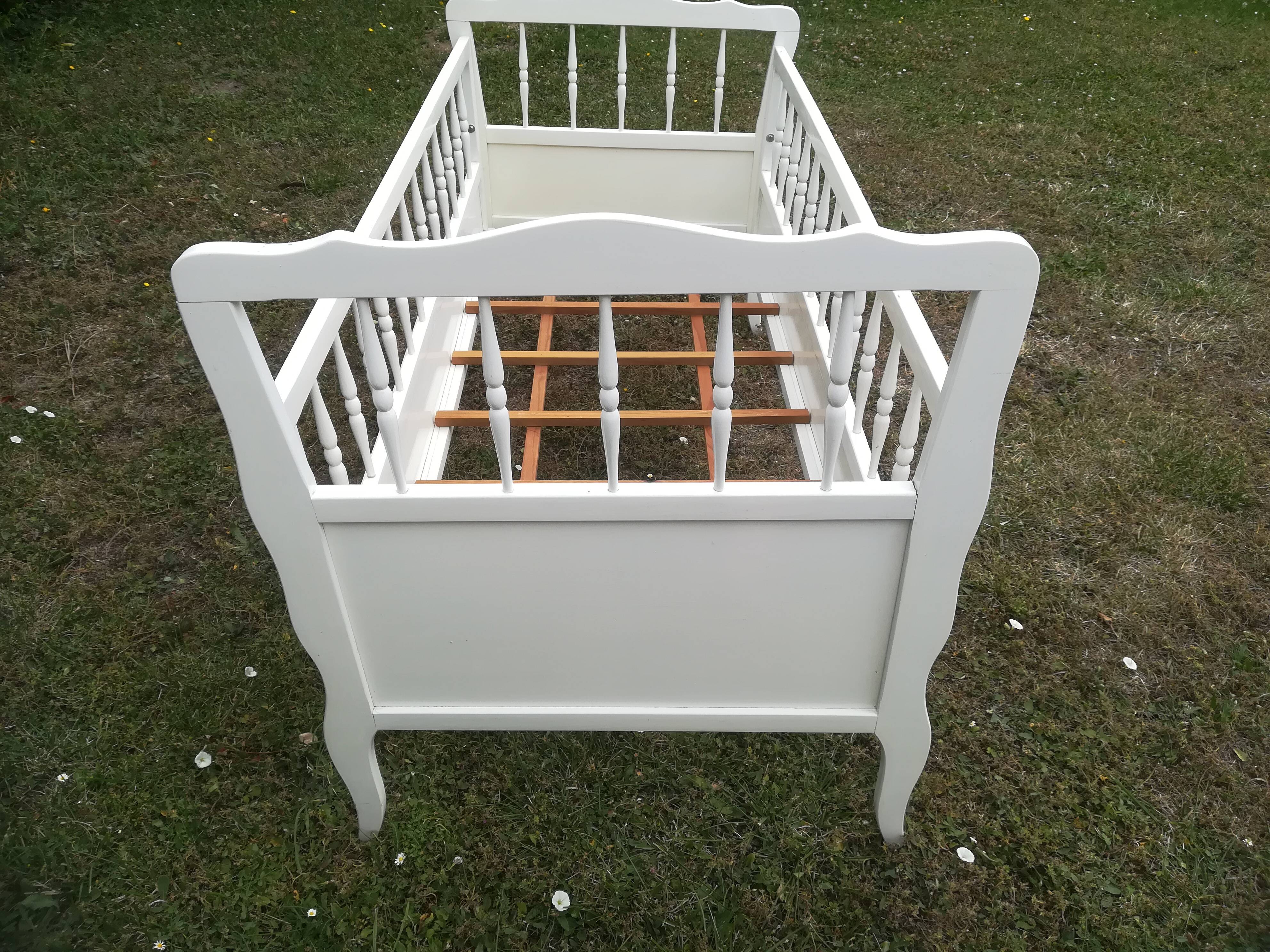 Children's bed from 1980