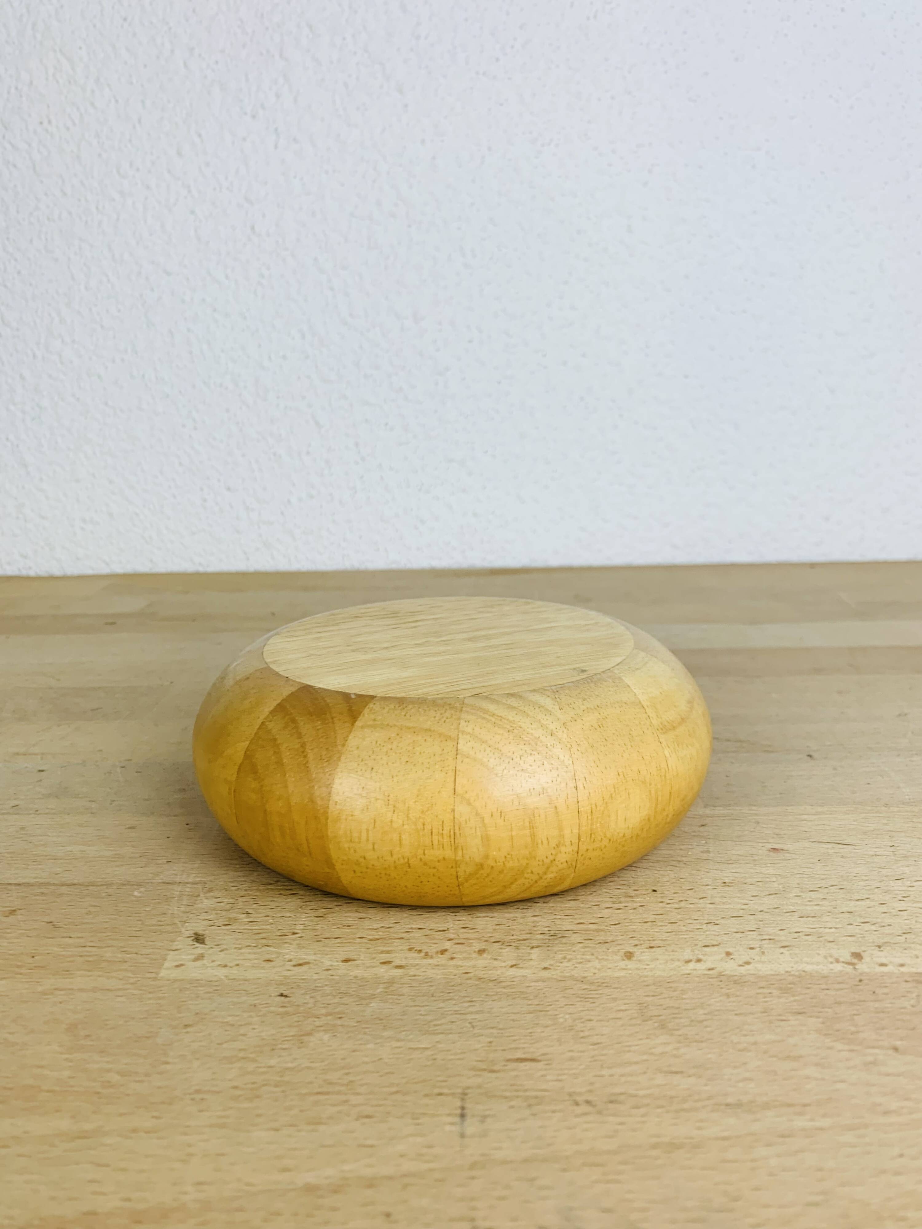 Vintage light wood empty pocket