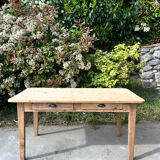 Farm table
