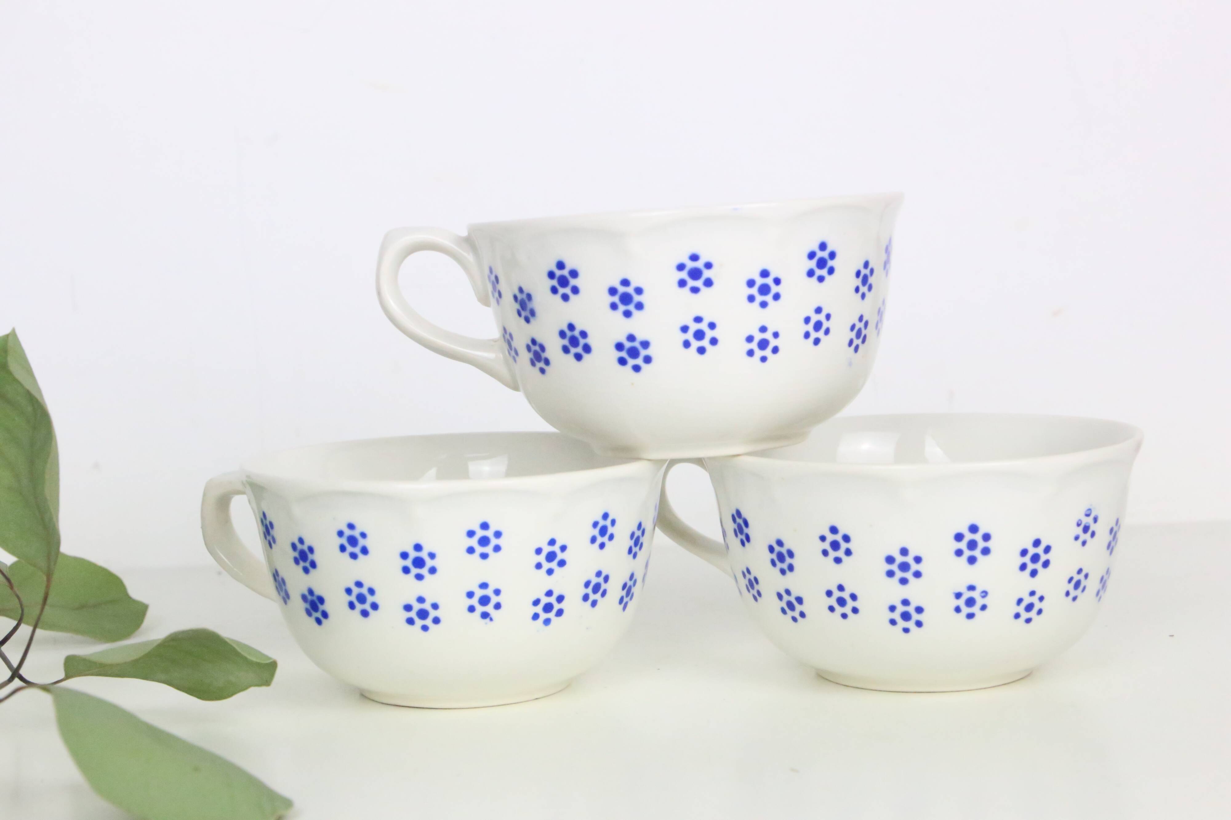 Set of 3 chocolate cups, beige and blue, Boch La Louvière, vintage