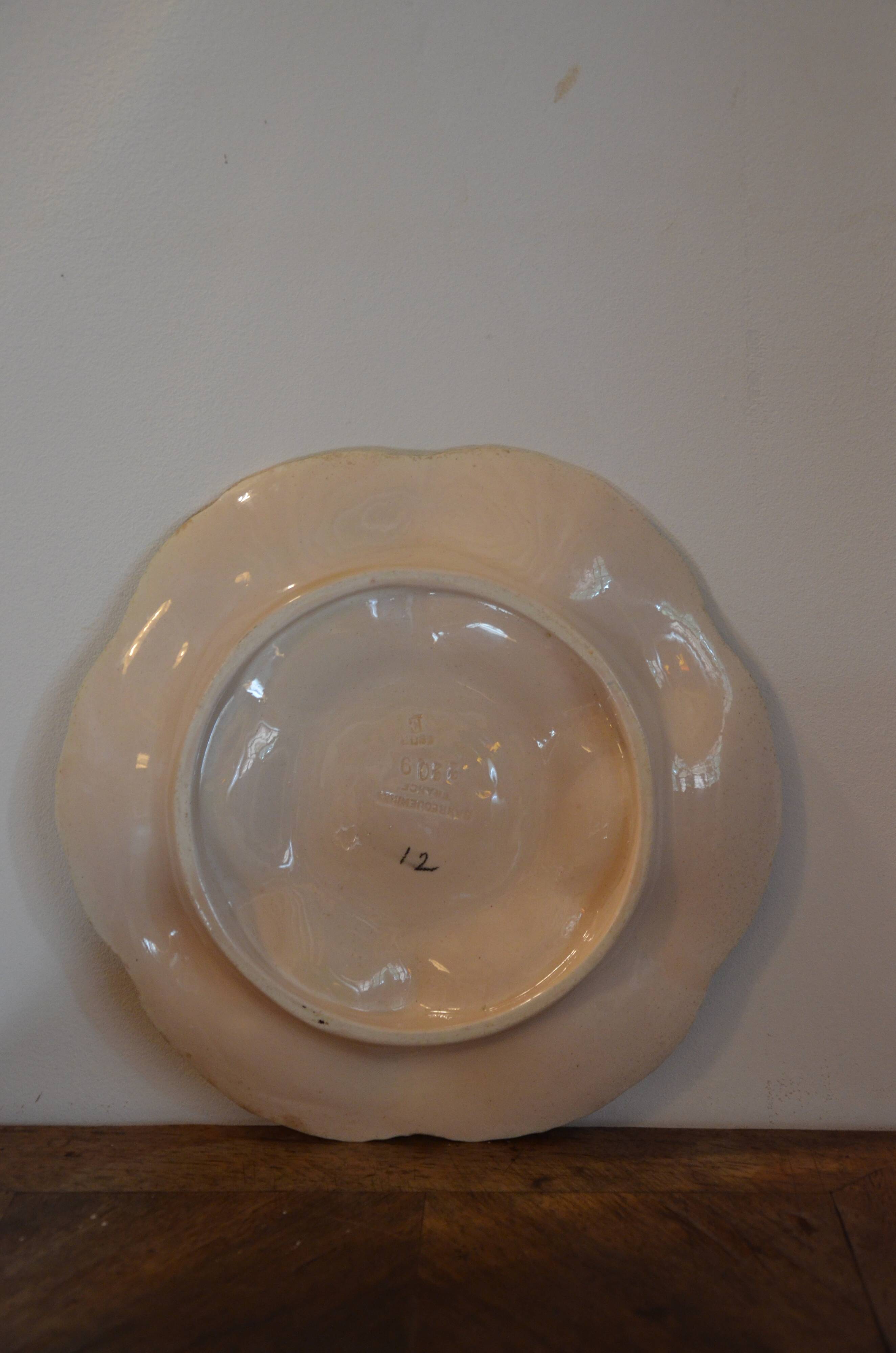 Set of 2 vintage shell dishes from the Sarreguemines earthenware factory